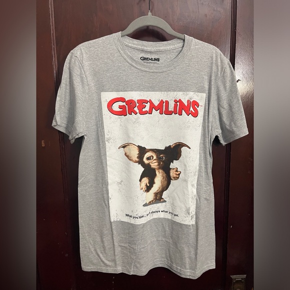Warner Bros. Other - Gremlins Movie Poster T Shirt Mens size Medium